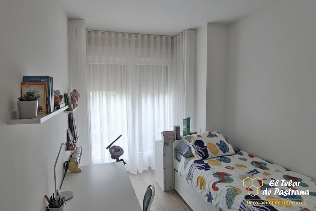 Onda Perfecta en Visillo Blanco dormitorio juvenil Madrid Proyecto 27: Dormitorio juvenil con zona de estudio y visillo de onda perfecta - Arganzuela, Madrid