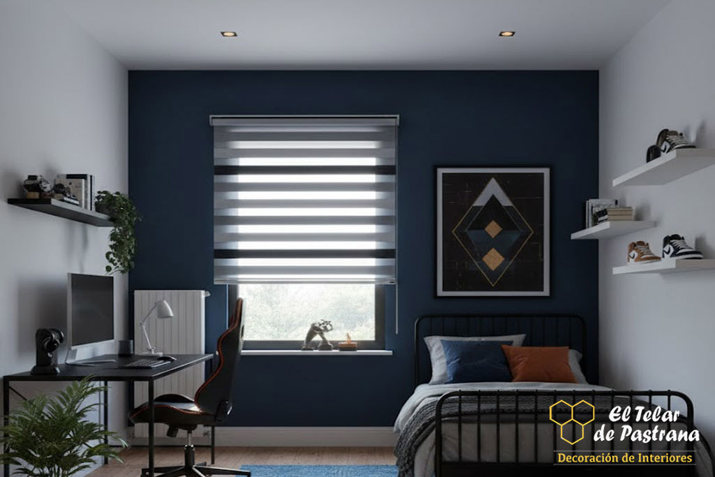 Dormitorio juvenil moderno con estor noche y día en tonos gris y blanco, escritorio de trabajo, cama individual y control de la luz natural