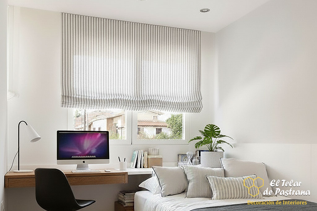 Estor paquete rayado a medida en dormitorio juvenil