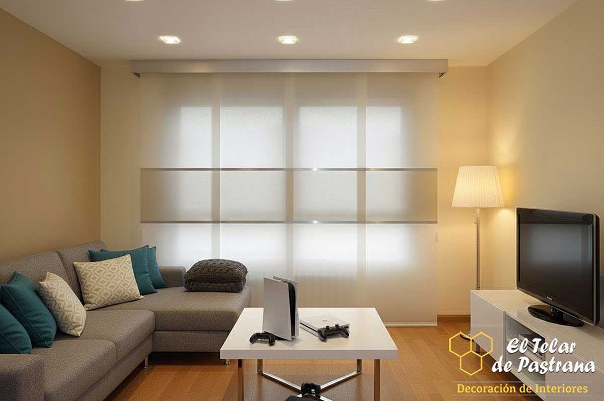 Panel japonés con tejido beige y dos varillas metálicas