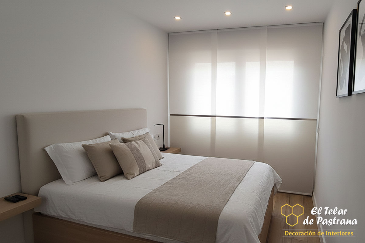 Paneles con varillas en dormitorio Getafe