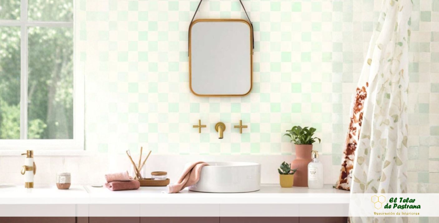 Renueva tu cuarto de baño con estos papeles pintados